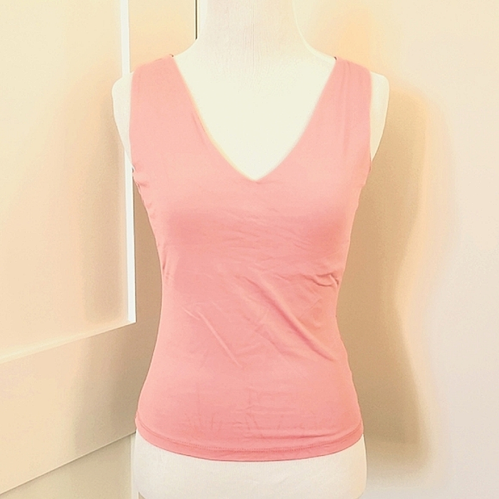 Vintage Evolution Light pink V-neck tank top w/ attached inner bra lining. JS.